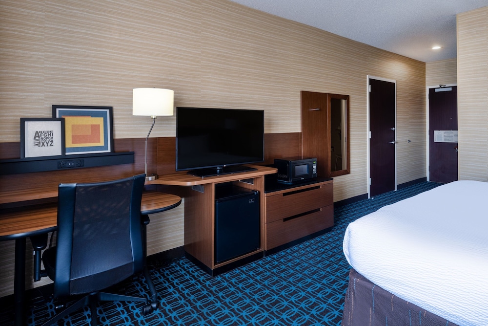 Fairfield Inn and Suites by Marriott Denver Aurora Medical Center - photo 15