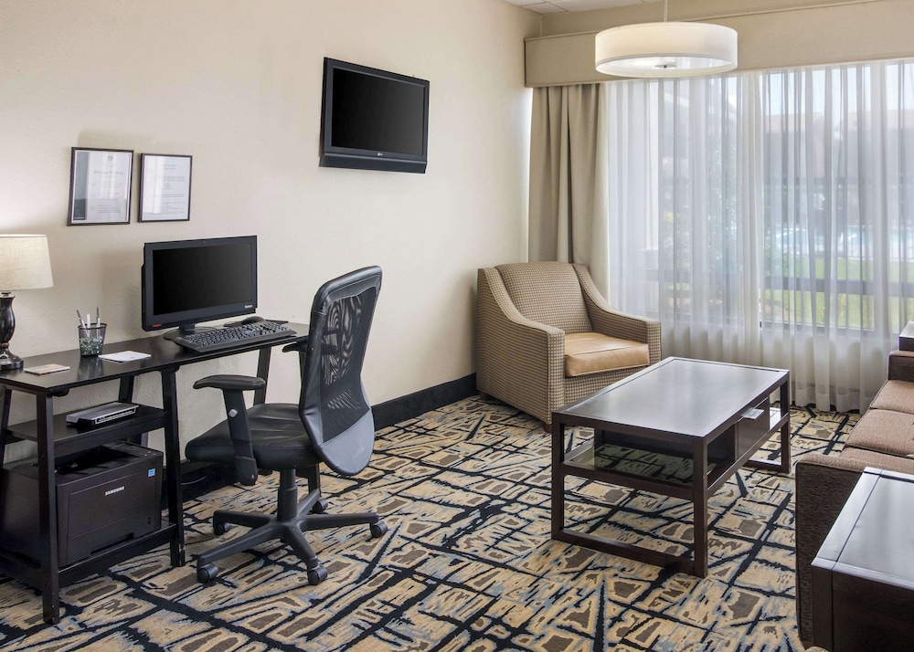 Clarion Inn Cleveland near University - photo 40
