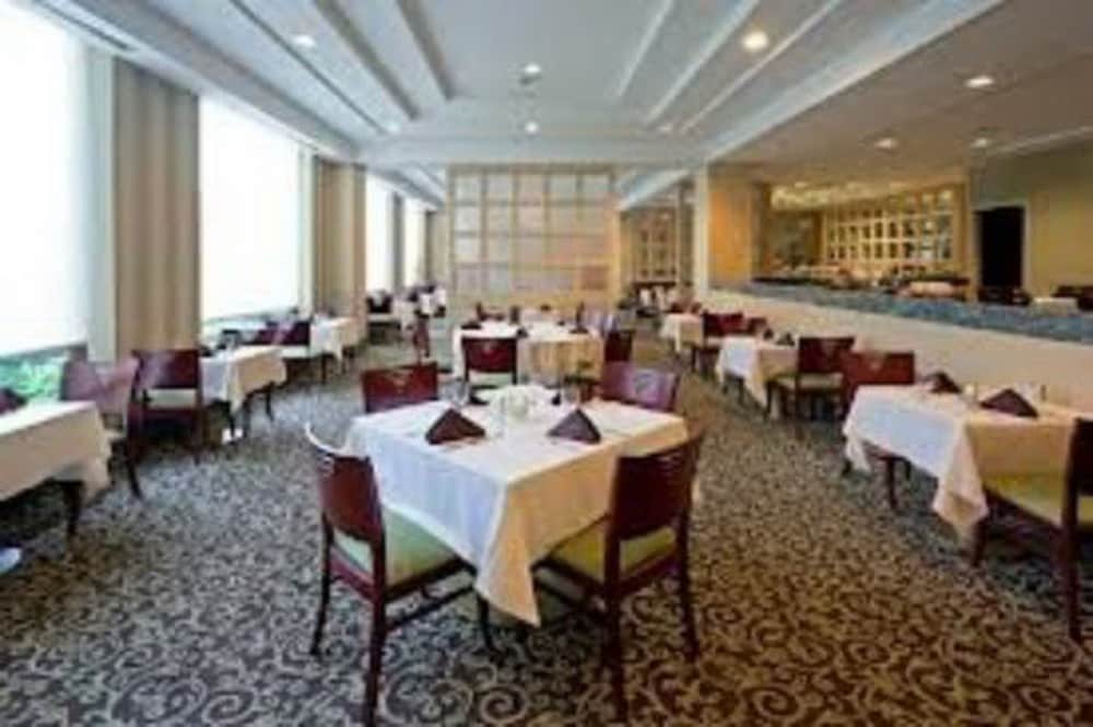 Airway Inn at LaGuardia - photo 13