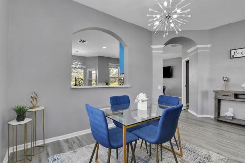 Themed Luxury 6BR Getaway with Resort Amenities - photo 21
