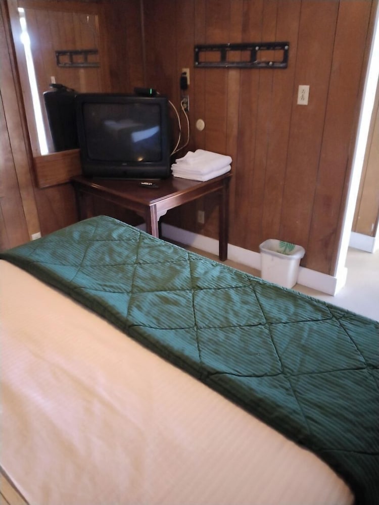 Huntingdon Inn - photo 10