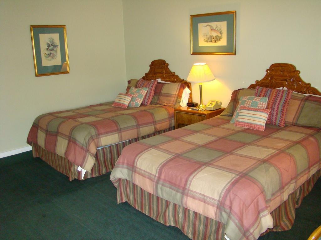 Happy Trails Motel - photo 4