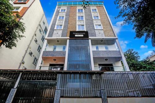 Townhouse Madiwala Lake Park — 4-Star Luxury Hotel in Bengaluru, India