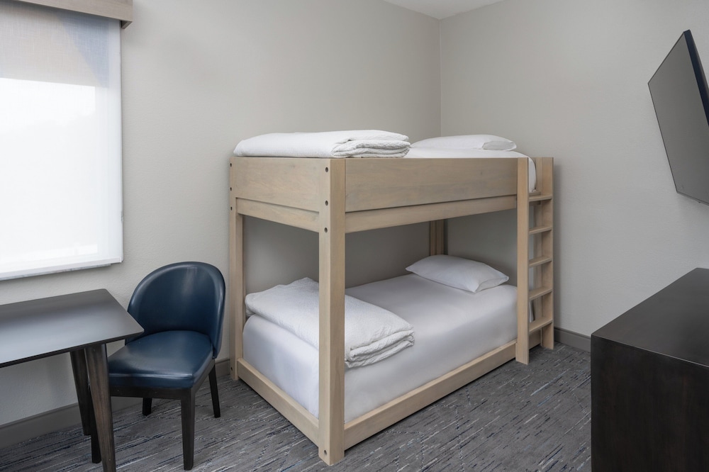 Holiday Inn Express Orlando International Airport by IHG - photo 9