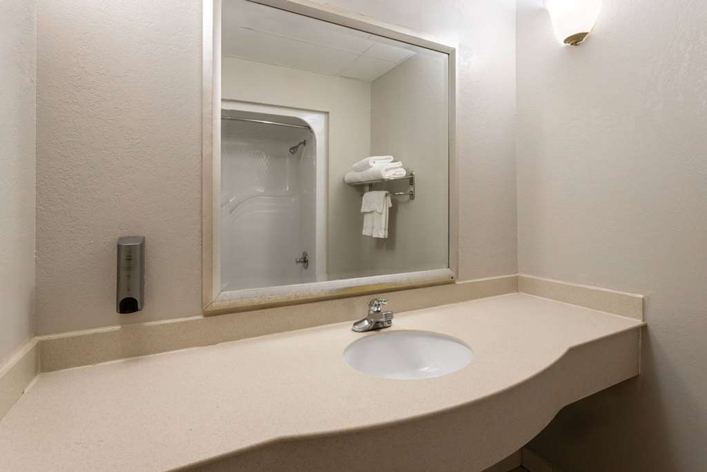 Days Inn & Suites by Wyndham Albany - photo 17