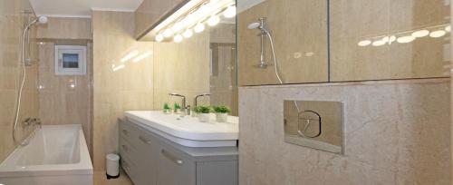 Grand Apartments Centre of Craiova — 4-Star Luxury Hotel in Craiova, Romania