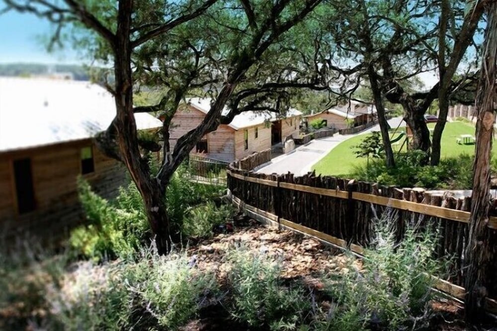Hideout on the Horseshoe — hotel in New Braunfels