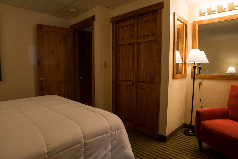 Silver Moon Inn - photo 31
