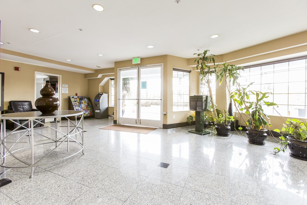 Hotel Silver Lake - photo 3