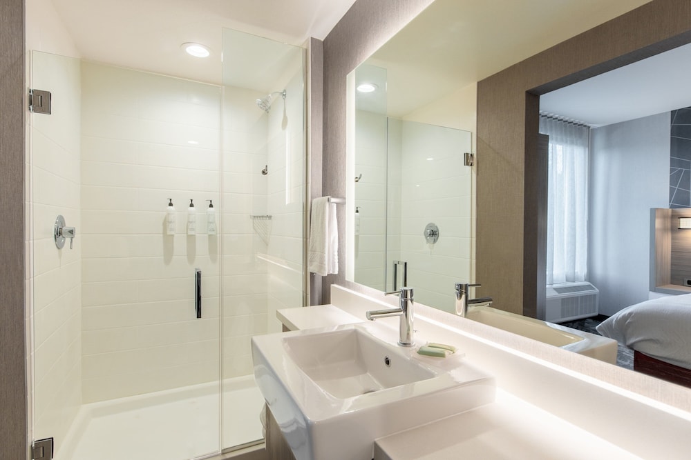 SpringHill Suites Chester - photo 21