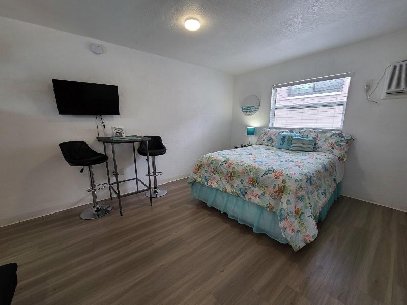 Sun Island Motel - photo 16