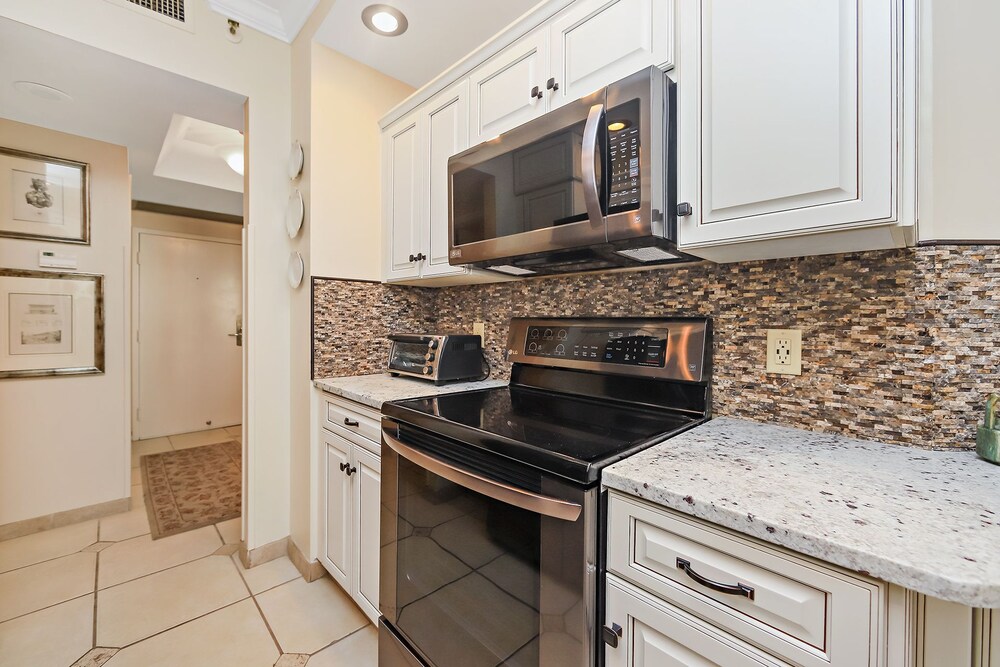 Surfside Resort 206 by RedAwning - photo 14