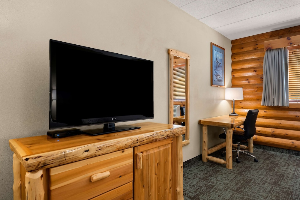 Best Western Northwoods Lodge - photo 19