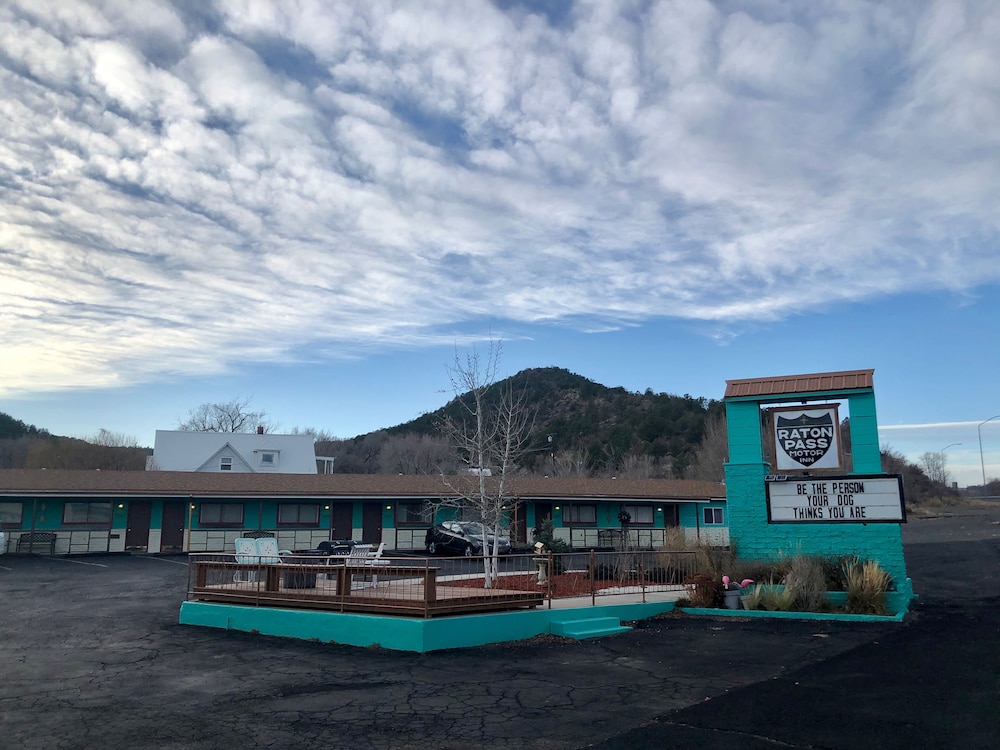 Raton Pass Motor Inn in Raton, United States