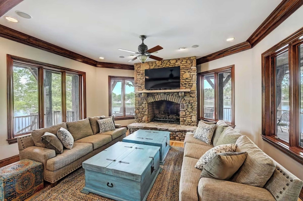 Sunset Shores Resort by Avantstay Private Beach - photo 21