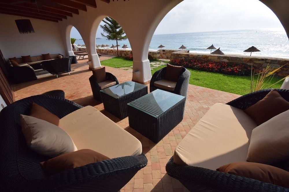 Villa Kdr — 4-Star Luxury Hotel in Mdiq, Morocco