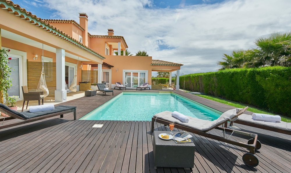 Torel Cliff Surf & Golf — 4-Star Luxury Hotel in Obidos, Portugal