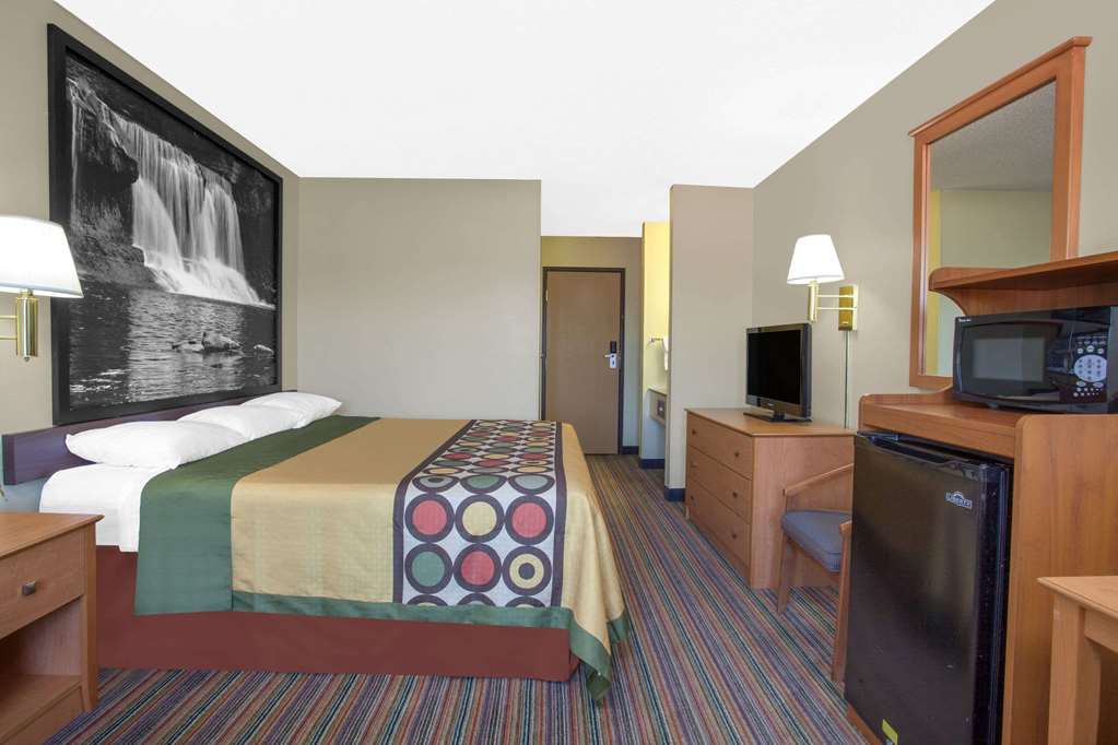 Super 8 by Wyndham Evansville East - photo 11