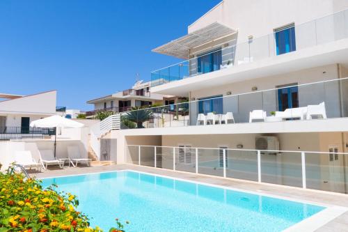 Edilia Vacanze Exclusive Pool Home — 4-Star Luxury Hotel in Marina Di Ragusa, Italy