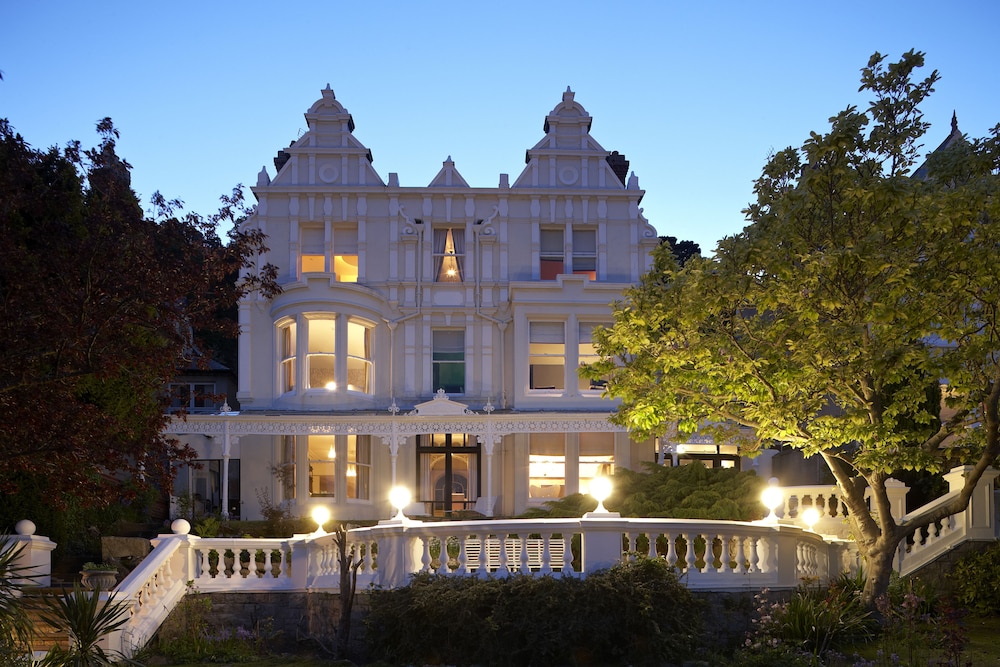 Escape Boutique B&B — 5-Star Luxury Hotel in Llandudno, United Kingdom