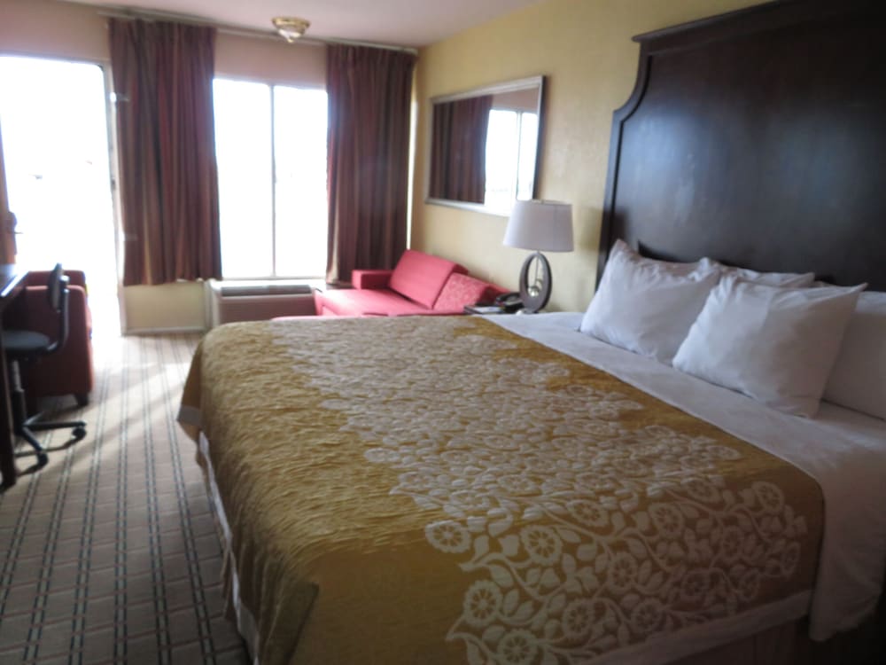 Days Inn by Wyndham Blytheville - photo 37