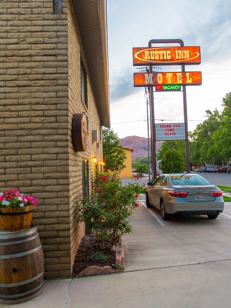 Moab Rustic Inn - photo 48