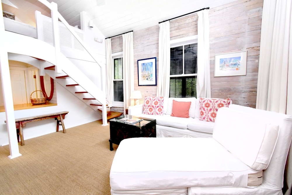 Simonton Court Historic Inn & Cottages - photo 160