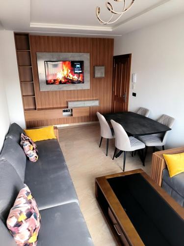 Ideal Emplacement Tanger 3 chambres wifi Netflix Clim Stade de Foot — 4-Star Luxury Hotel in Tangier, Morocco