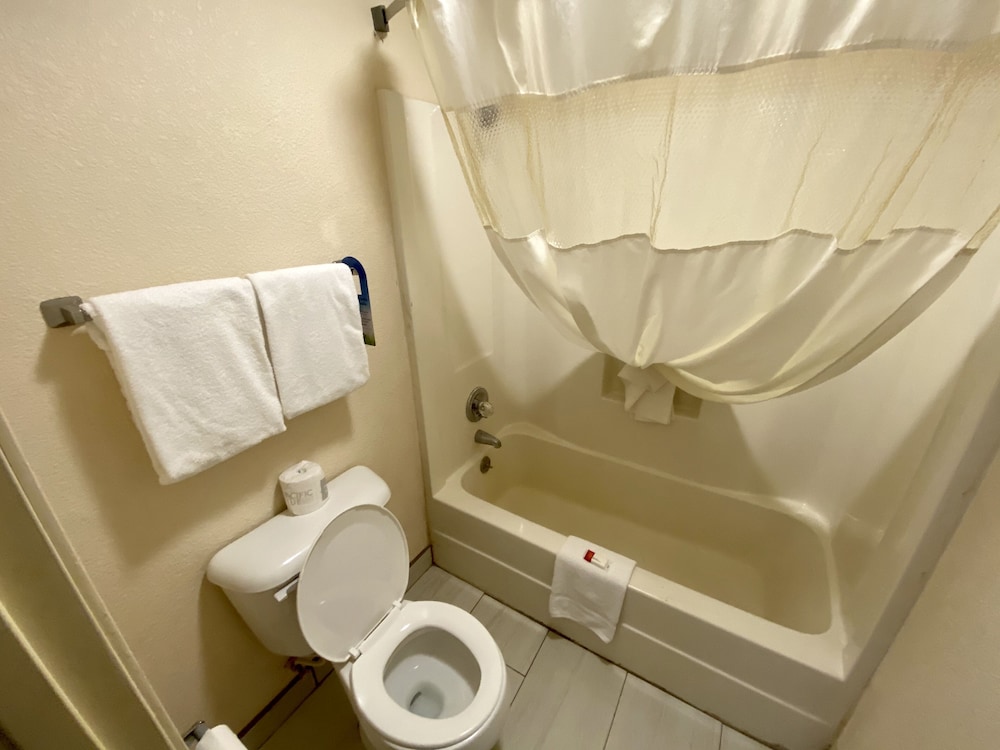 Days Inn by Wyndham Morehead - photo 17