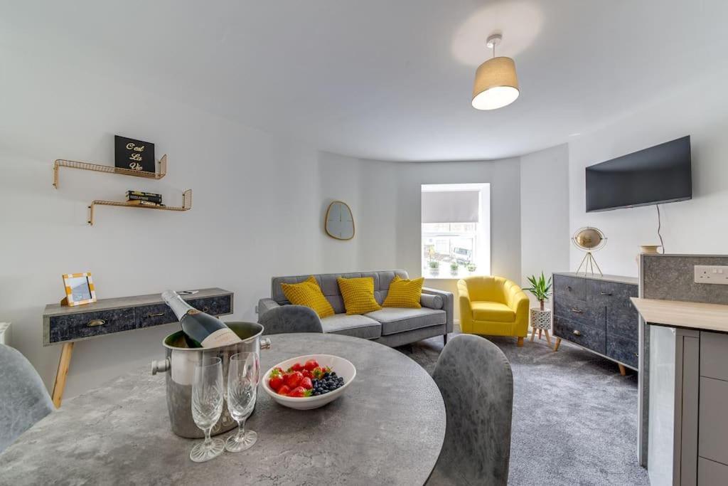 Exquisite 1st Floor Apartment — 4-Star Luxury Hotel in Sheffield, United Kingdom