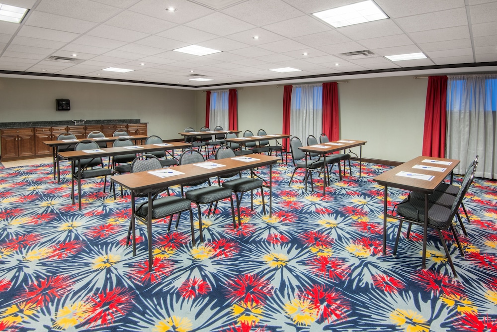 Holiday Inn Express Cleveland Airport Brookpark by IHG - photo 55