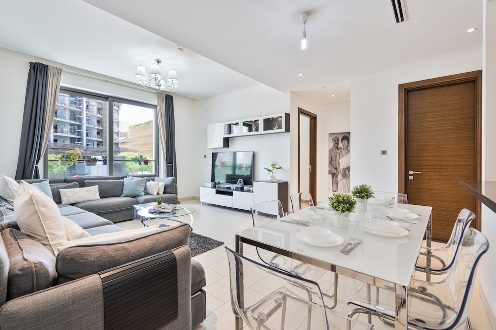 PVH Serene 2BR Sobha Hartland Greens — 4-Star Luxury Hotel in Dubai, United Arab Emirates