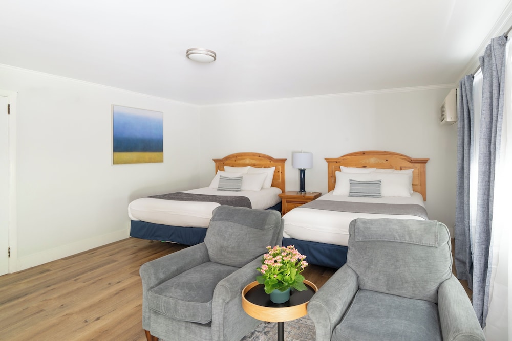 Iron Masters Inn on Main - photo 14