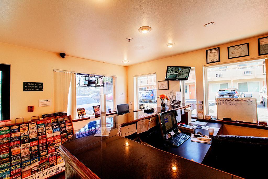 Americas Best Value Airport Inn - photo 17