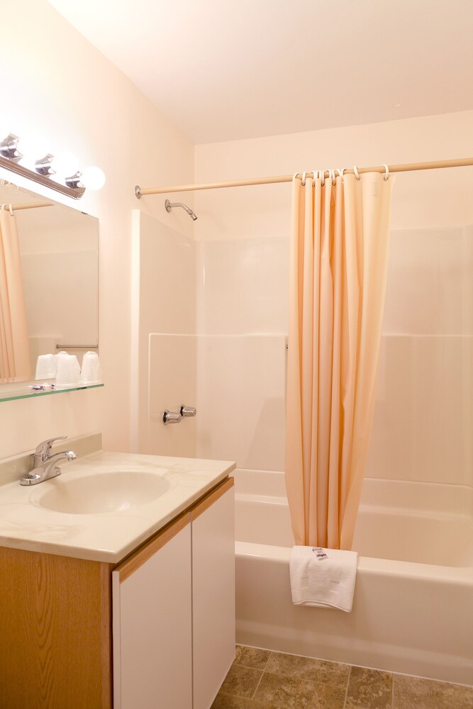 Town & Country Motor Inn - photo 28