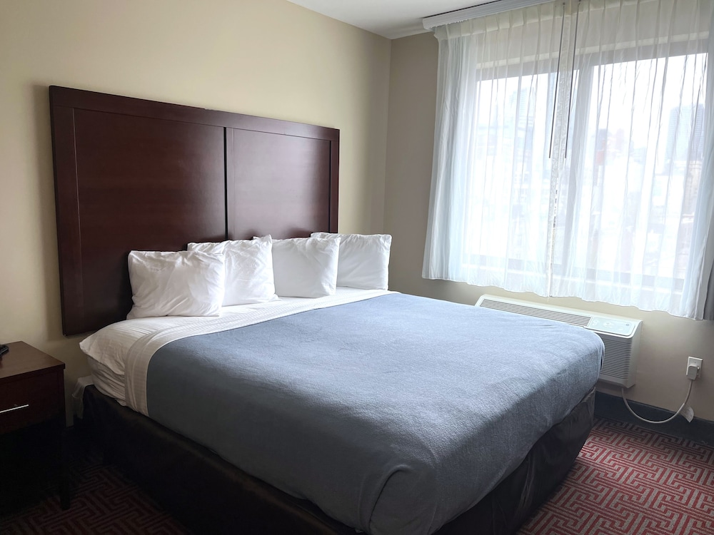 Lotus BLU Inn & Suites - photo 16