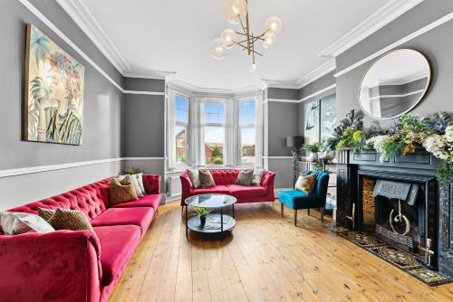 Georgian Gem of Robin Hoods Bay Hot Tub Pets — 4-Star Luxury Hotel in Whitby, United Kingdom