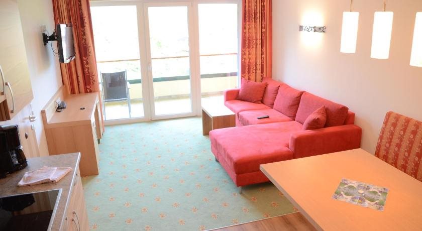 Pension Landhaus Buchenhain — 4-Star Luxury Hotel in Ehrwald, Austria