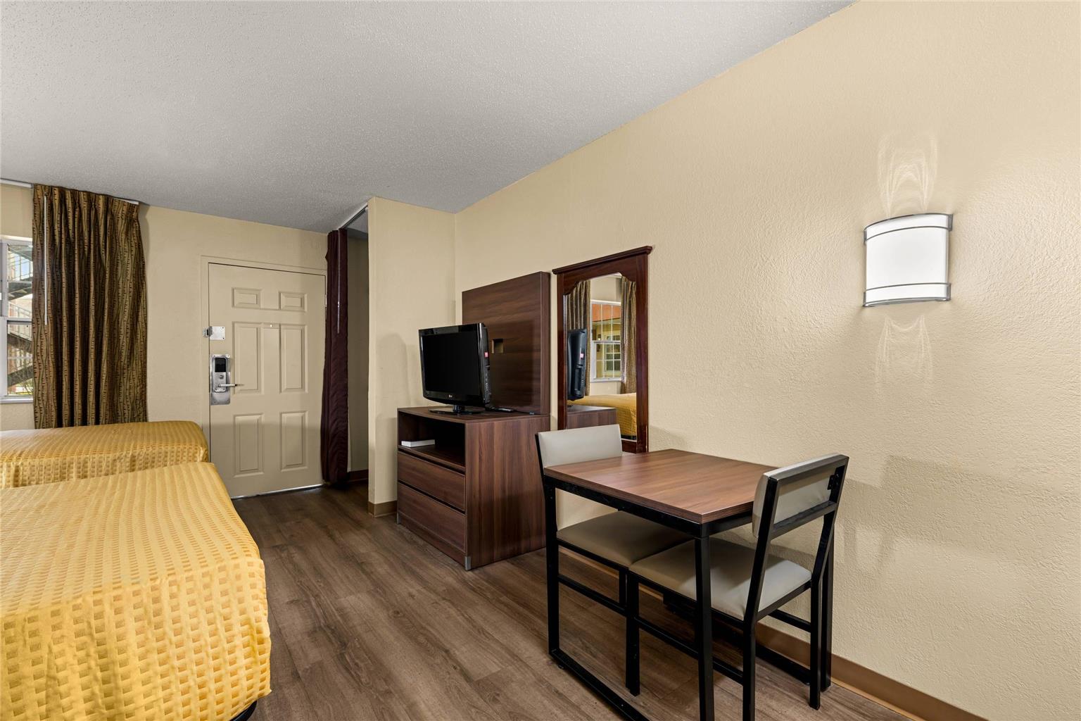 Suburban Studios Winston Salem - photo 8