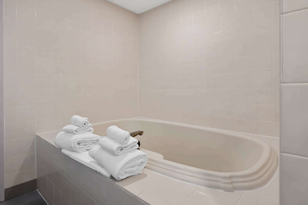 Country Inn & Suites by Radisson Coon Rapids MN - photo 36