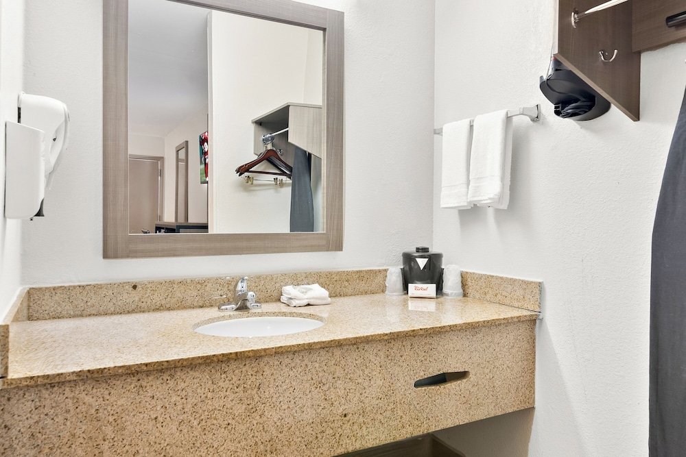 Red Roof Inn Rock Hill - photo 31
