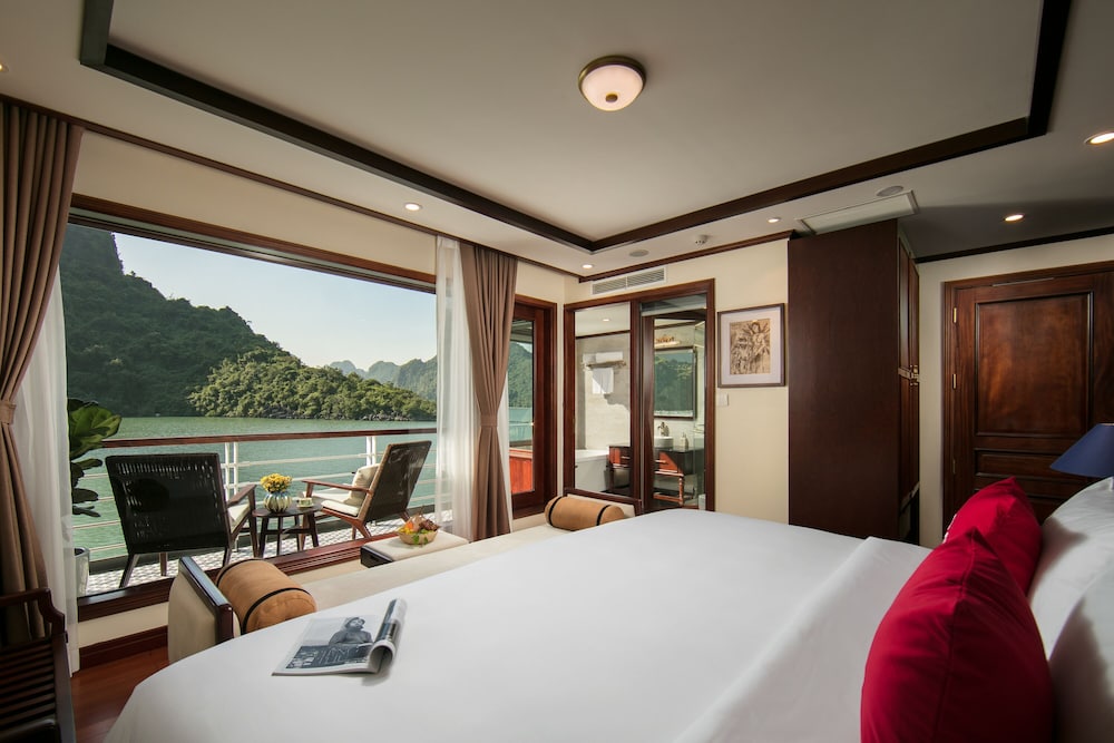 Heritage Cruises Cat Ba Archipelago — 5-Star Luxury Hotel in Ha Long, Vietnam