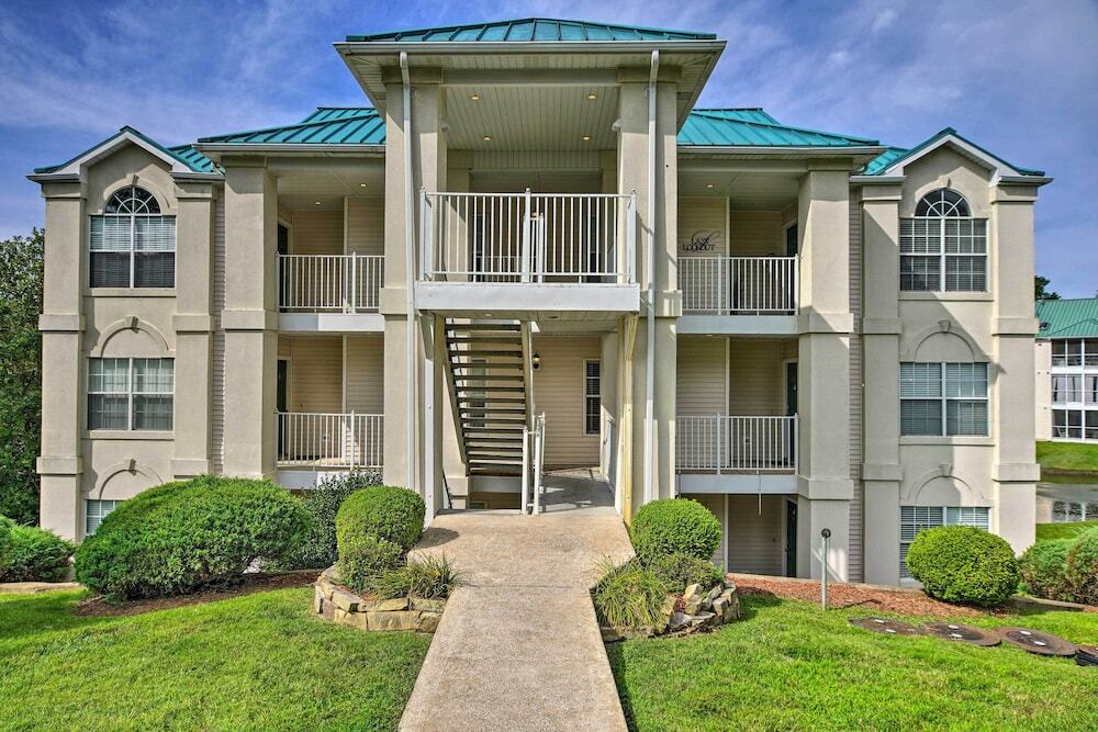 Inviting Condo w Pool Access Near Branson Strip — 4-Star Luxury Hotel in Branson, United States