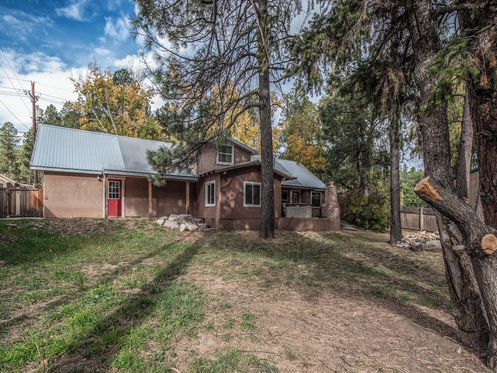 Benji's Canyon by Ruidoso Vacation Rentals — 4-Star Luxury Hotel in Ruidoso, United States