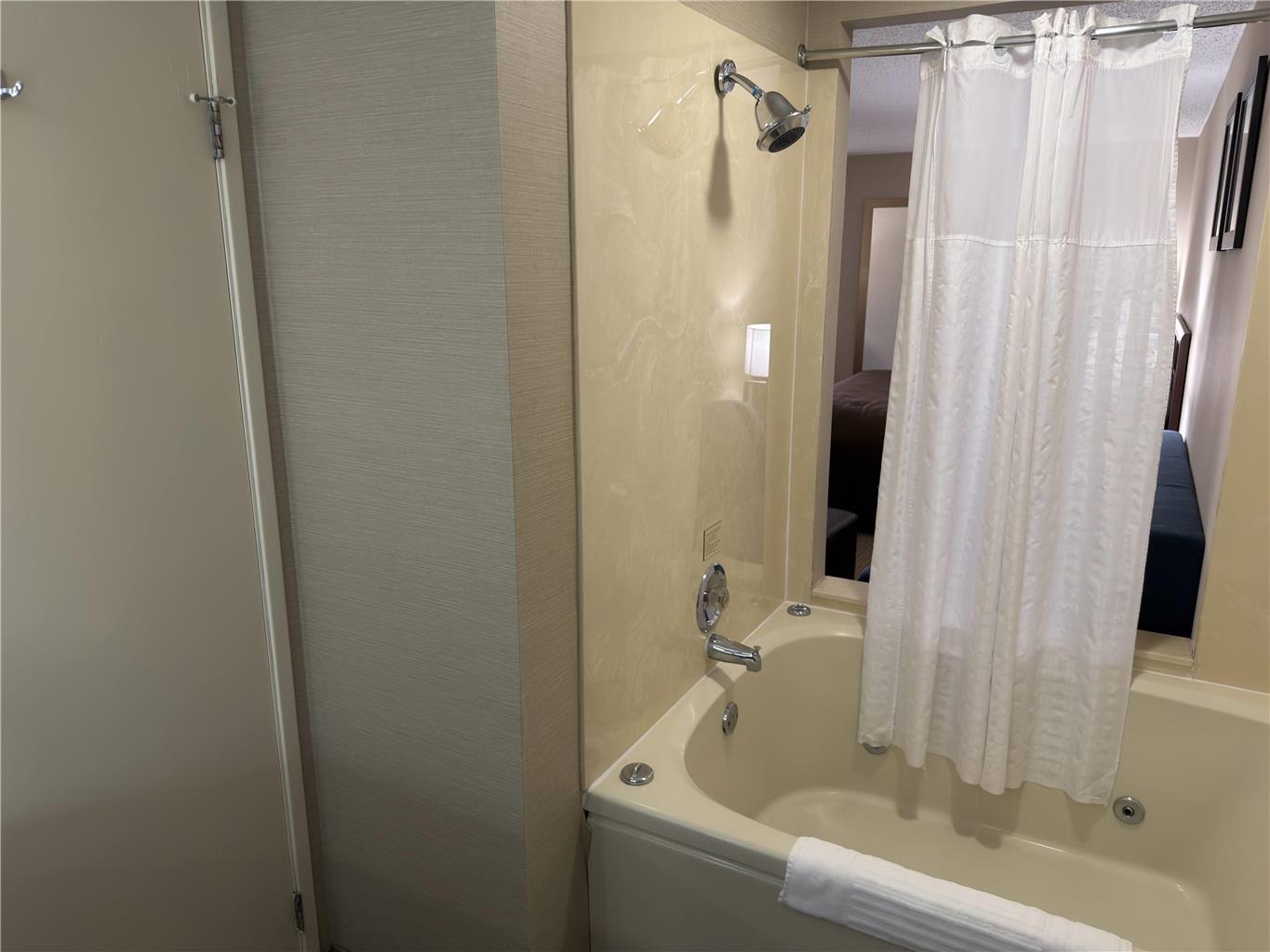 Wingate by Wyndham Utica - photo 38