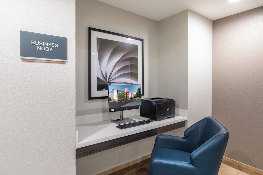 Candlewood Suites Greenville by IHG - photo 35