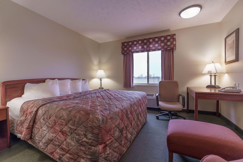 Supertel Inn & Conference Center - photo 7