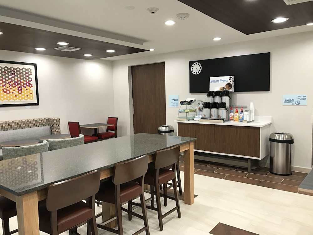 Holiday Inn Express Naples South I 75 by IHG - photo 31