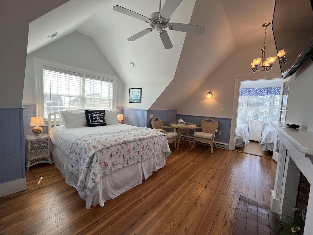 Beach Breeze Inn - photo 23