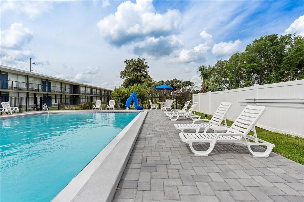 Golden Palms Inn & Suites - photo 31